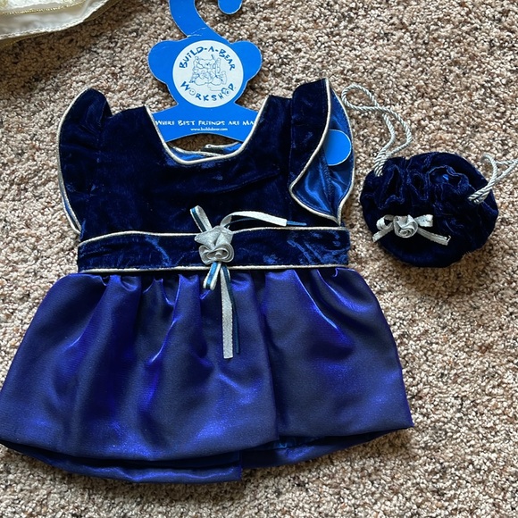 Build-A-Bear Girl’s Halloween Lot - Picture 3 of 8